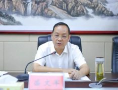 获“全国优秀县委书记”称号1个多月，盛文军当选潜江市市长